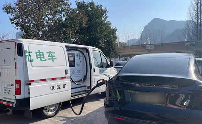 临湘汽车搭电